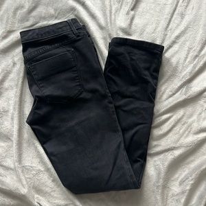 Black jeans straight leg jeans mid rise. Slightly stretchy.